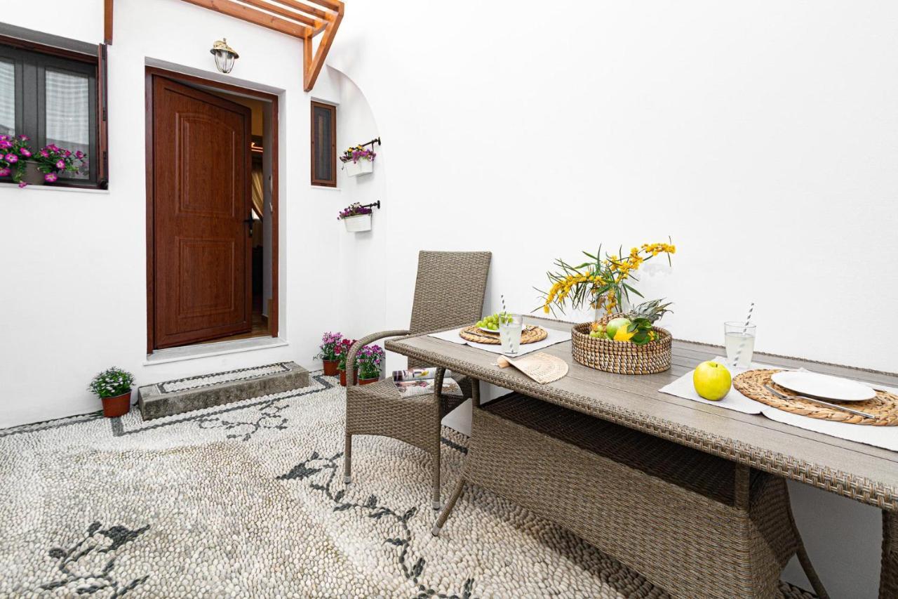 Villa Dafni - Lindos Exteriör bild